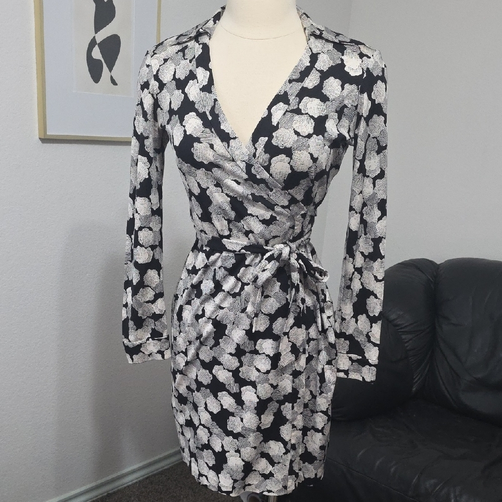Diane Von Furstenberg Silk Black and White Wrap Dress